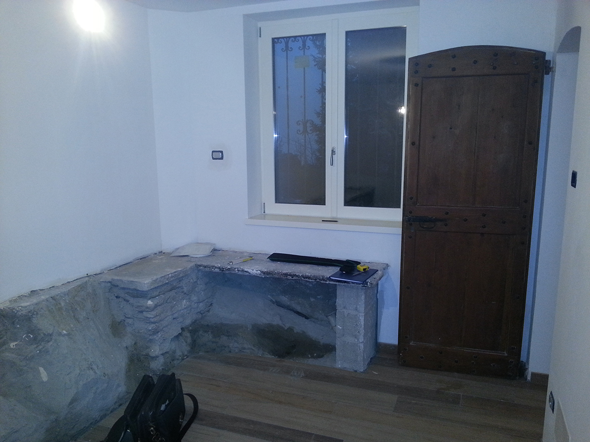 Lakeside Villa - Before our intervention 4